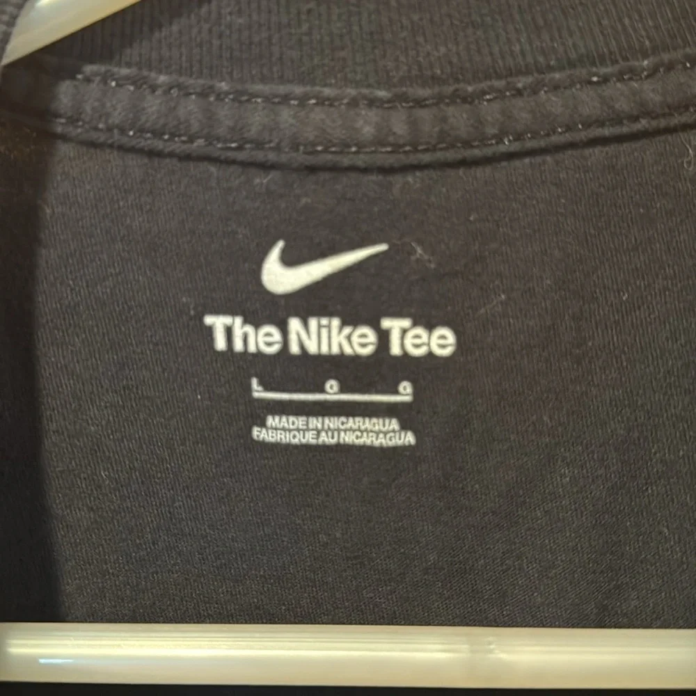 The Nike tee Clemson Tiger short sleeve shirt size large .